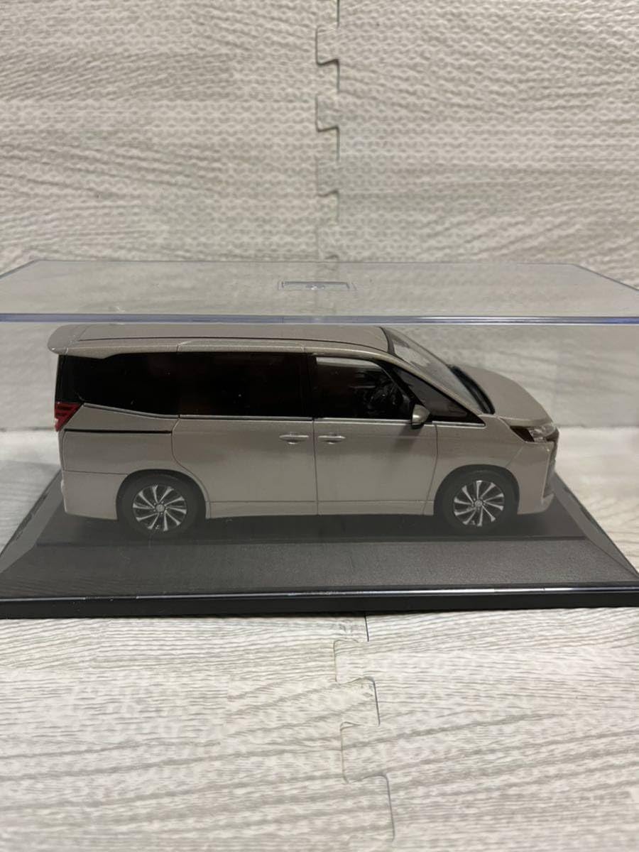 NOAHサンプル品 ノア NOAH カラーサンプルミニカー 非売品 ホワイトパール